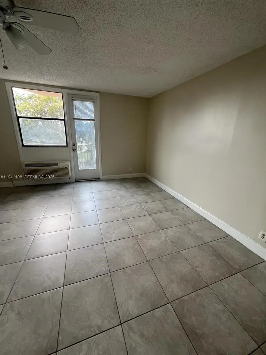 2701 Riverside Dr # B, Coral Springs FL 33065