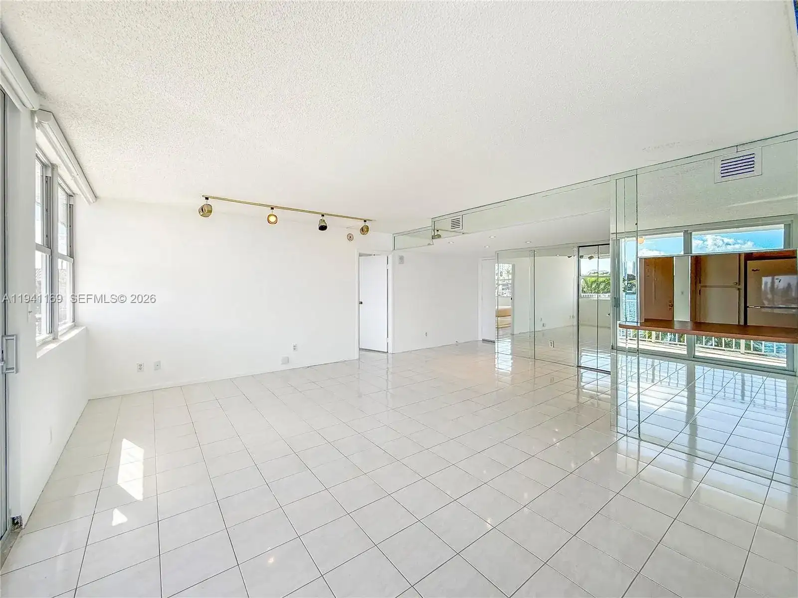 16570 NE 26th Ave # 2J, North Miami Beach FL 33160 photo 3