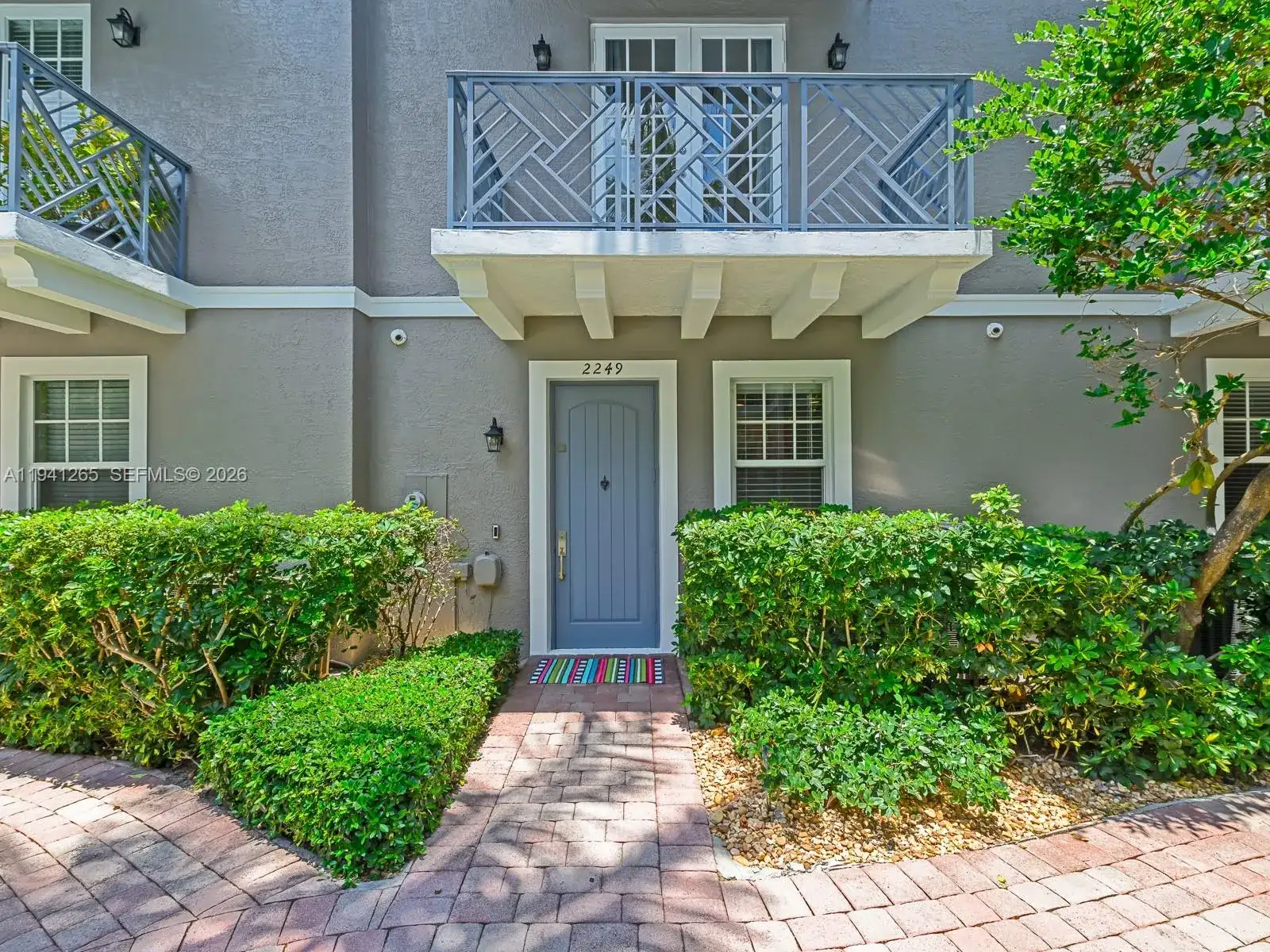2249 NE 9th Ave, Wilton Manors FL 33305 photo 2