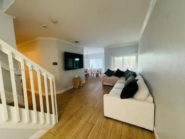 10919 NW 67th Ter, Doral FL 33178 photo 3