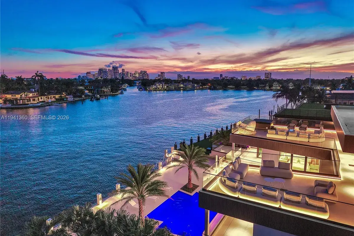 725 Middle River Dr, Fort Lauderdale FL 33304