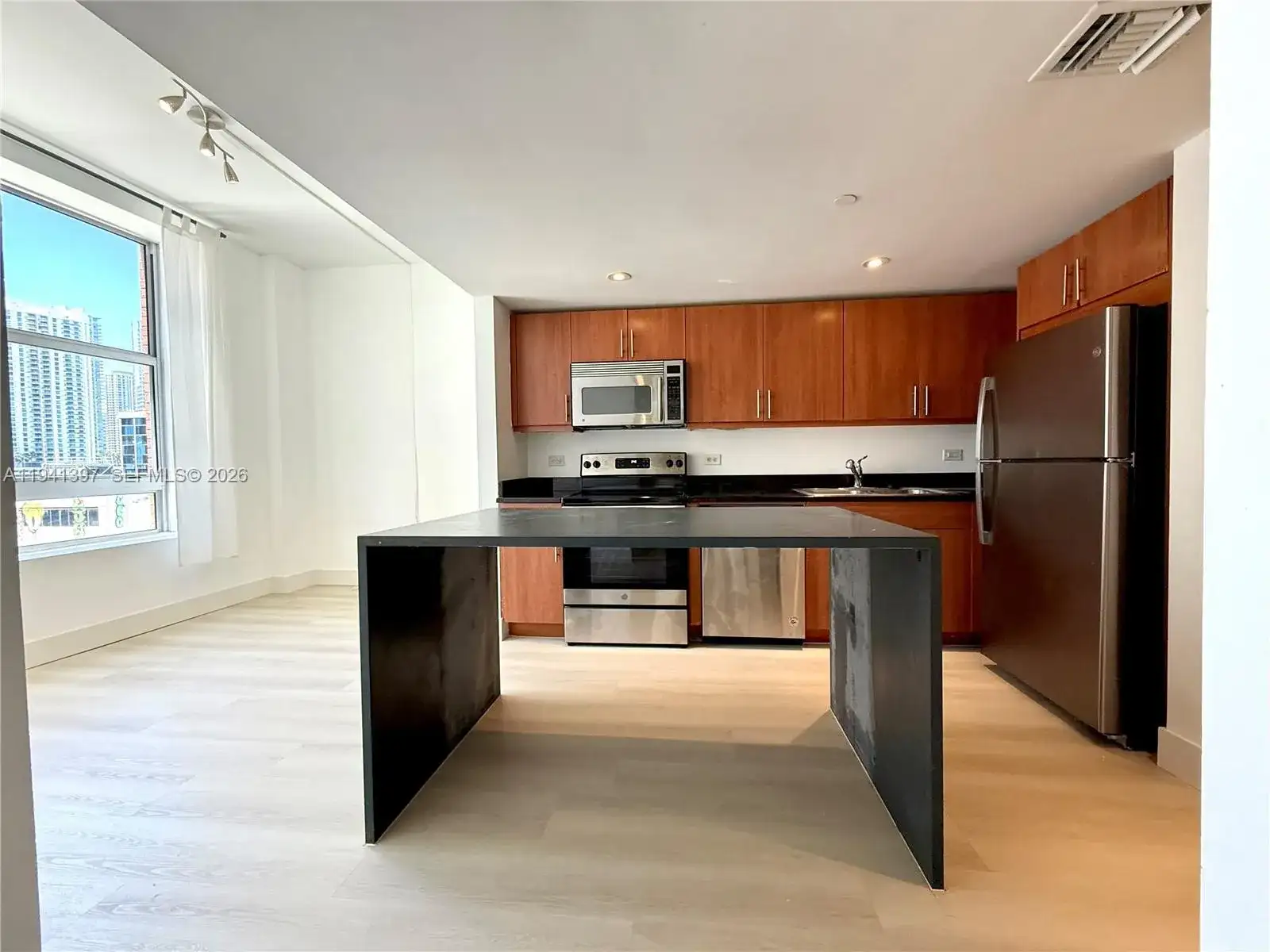111 E Flagler St # 805, Miami FL 33131 photo 2