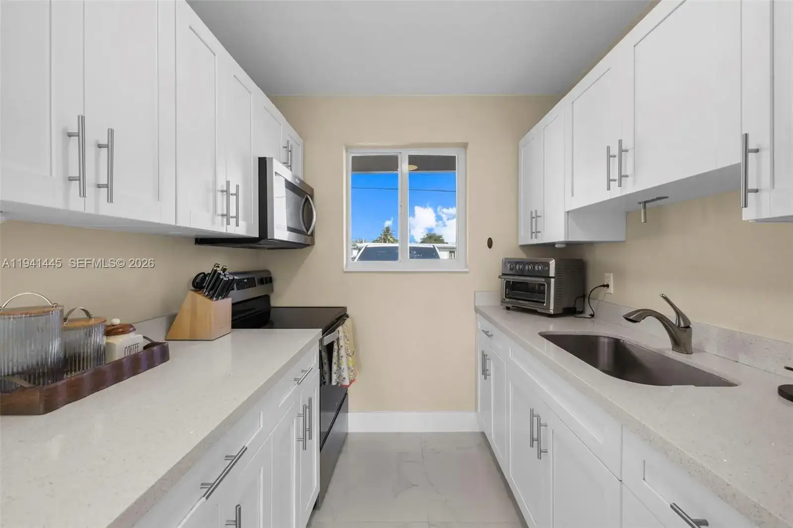 10750 SW 43rd Ln, Miami FL 33165 photo 2