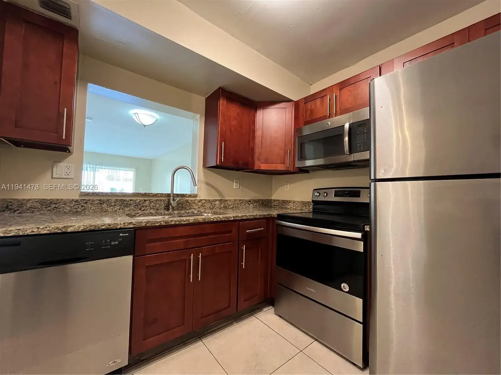 3700 NW 21st St # 304, Lauderdale Lakes FL 33311 photo 5