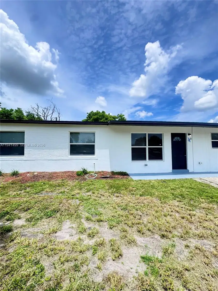 3731 SW 58th Ter, Davie FL 33314 photo 3