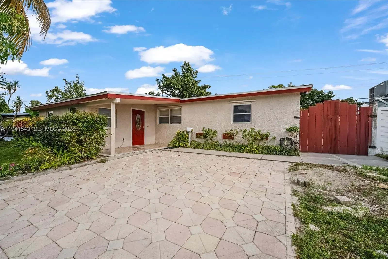 801 N 70th Ave, Hollywood FL 33024