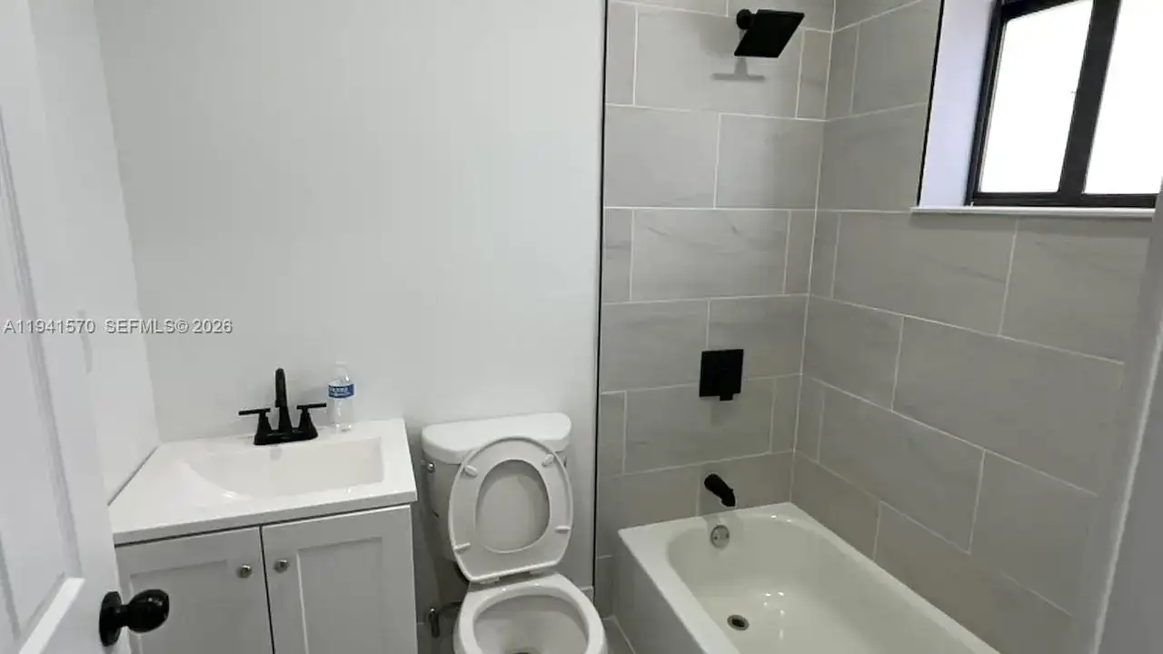 3034 NW 14th Ave Rear, Miami FL 33142 photo 3