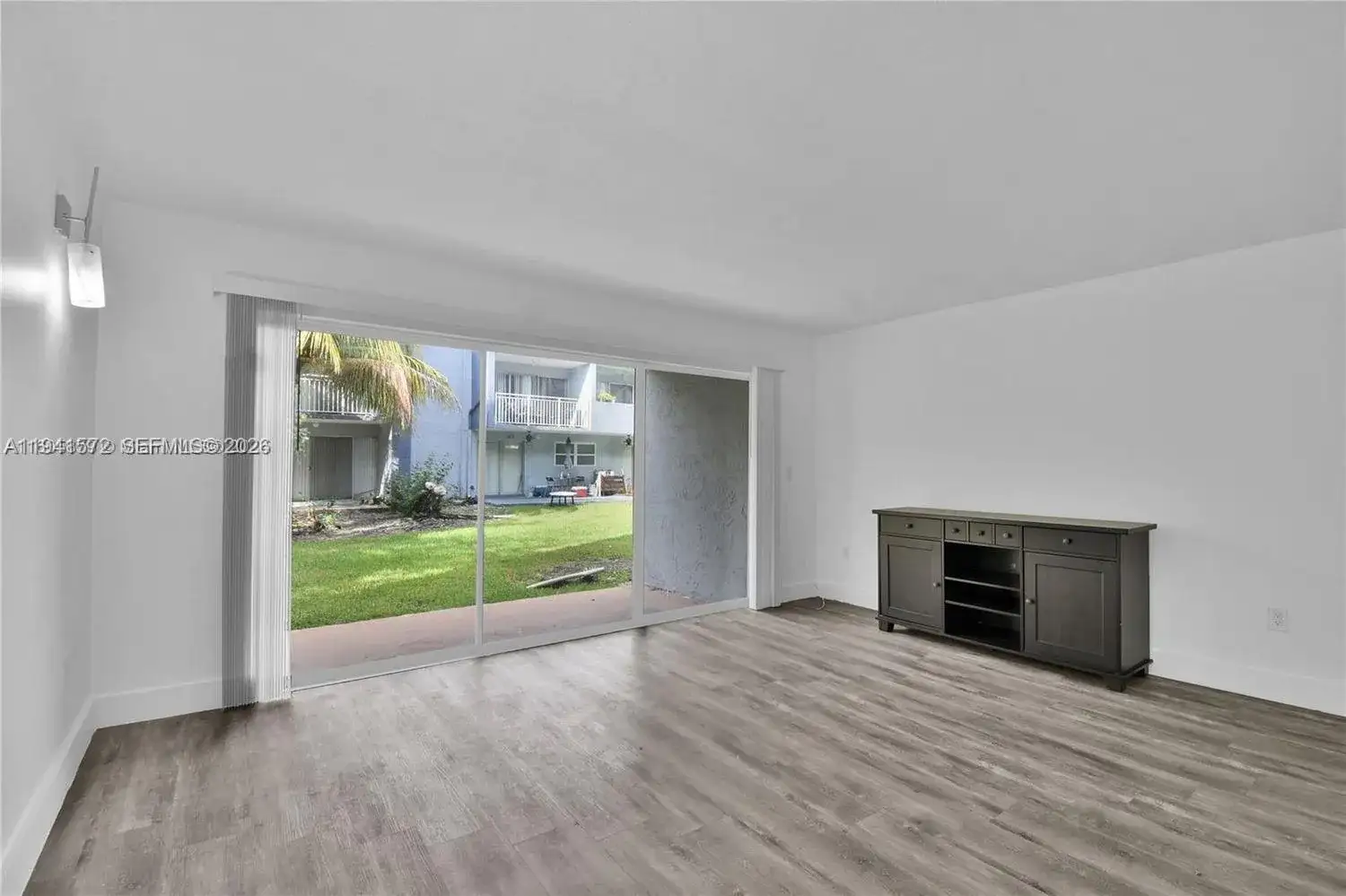 9371 Fontainebleau Blvd # I101, Miami FL 33172 photo 4