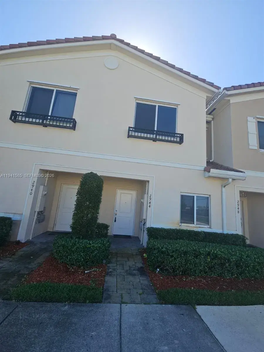 2944 NW 180th St, Miami Gardens FL 33056