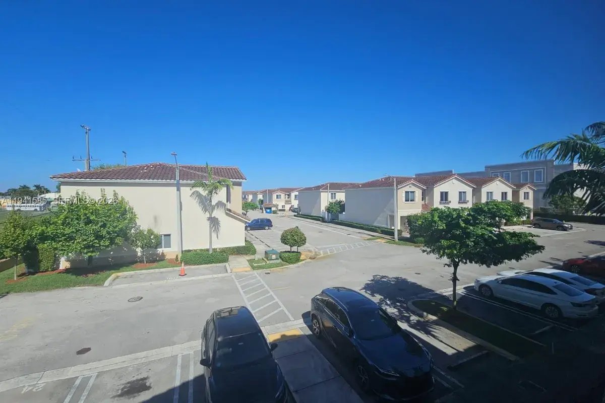 2944 NW 180th St, Miami Gardens FL 33056