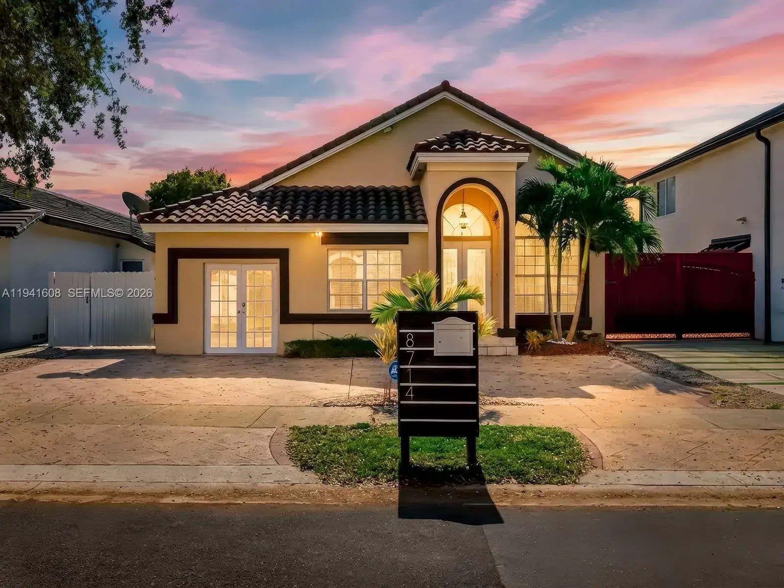 8714 NW 153rd Ter, Miami Lakes FL 33018