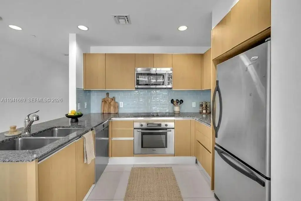 1050 Brickell Ave # 2418, Miami FL 33131 photo 2