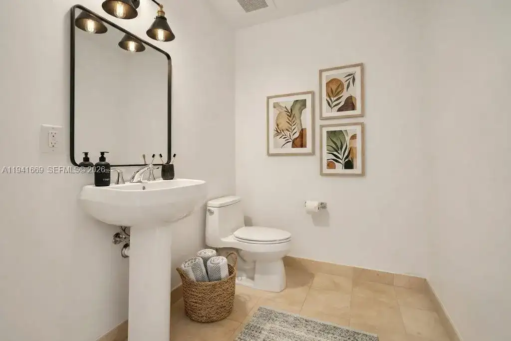 1050 Brickell Ave # 2418, Miami FL 33131 photo 4