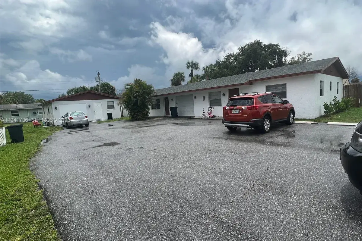 8690 Sunset Dr A, Palm Beach Gardens FL 33410