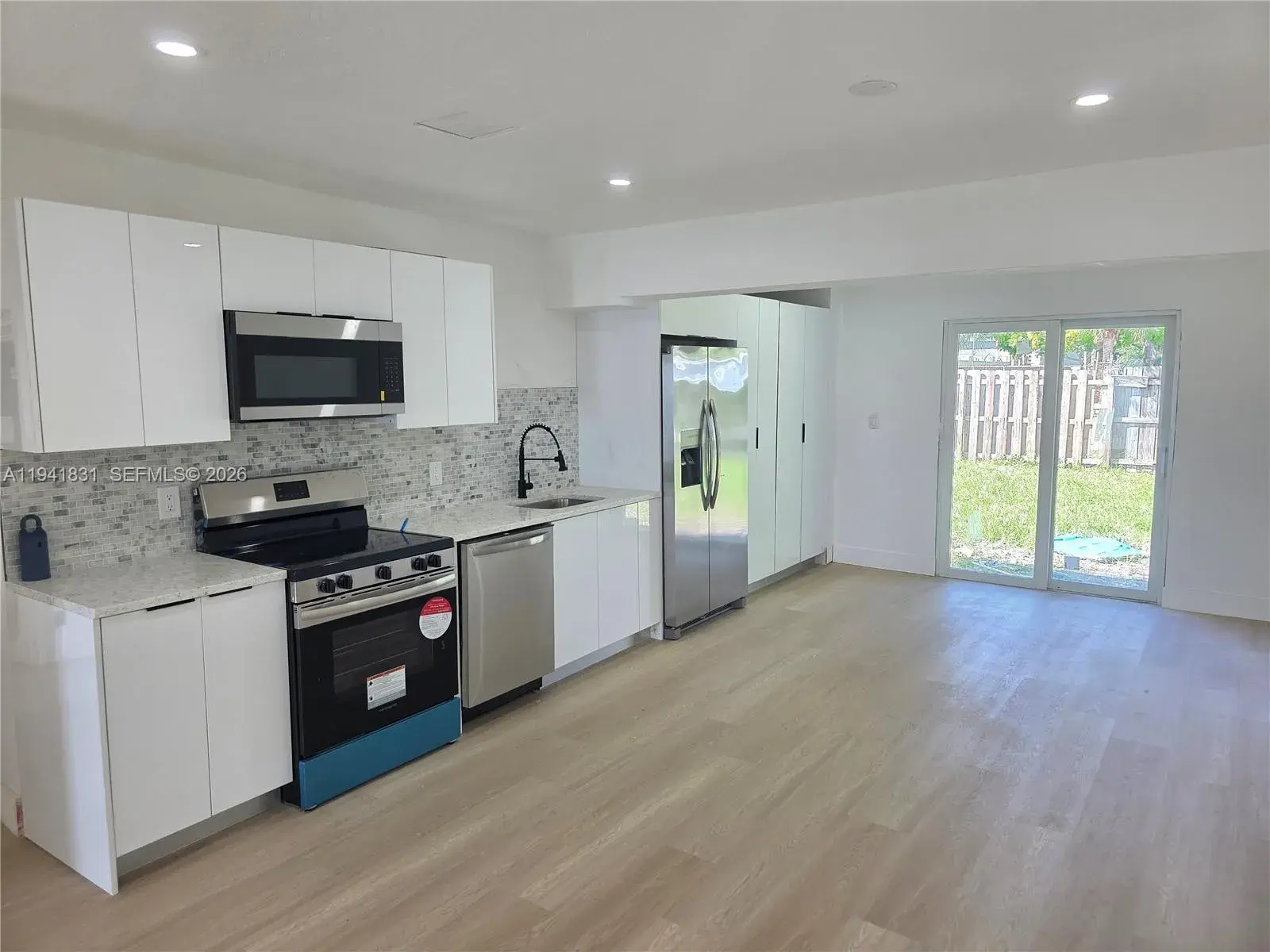 1221 Cleve H Dixon Ave, Riviera Beach FL 33404