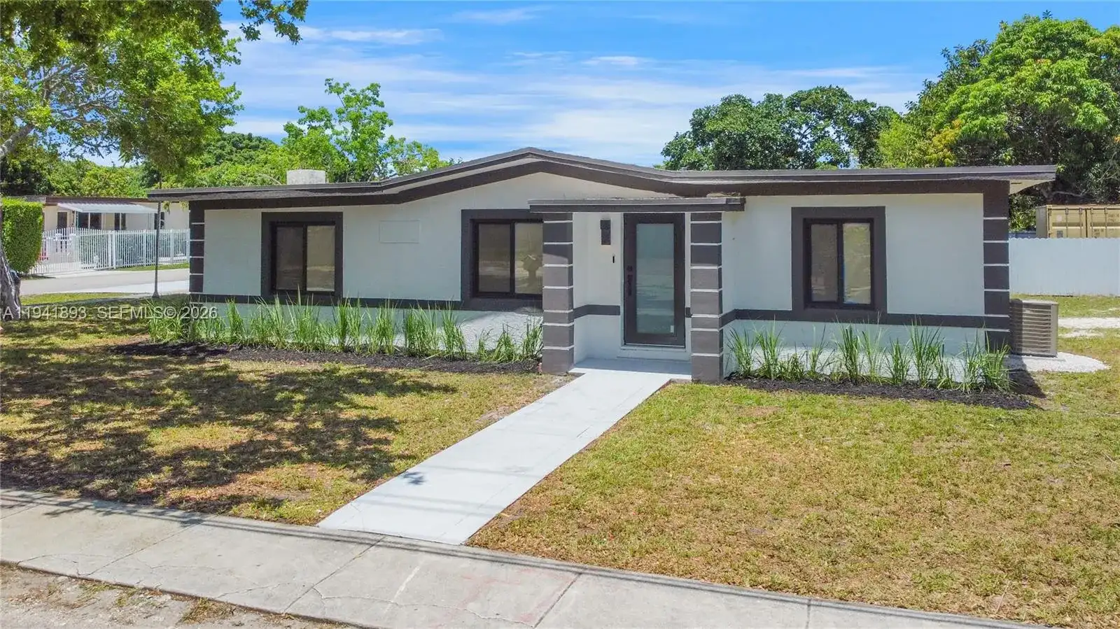 13885 NW 5th Ave, North Miami FL 33168 photo 3