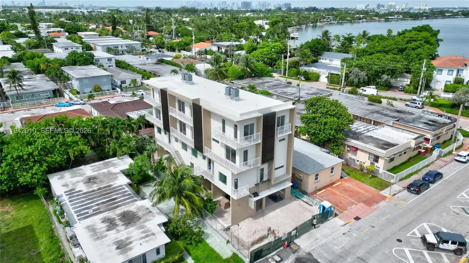 816 84th St # 2, Miami Beach FL 33141 photo 4