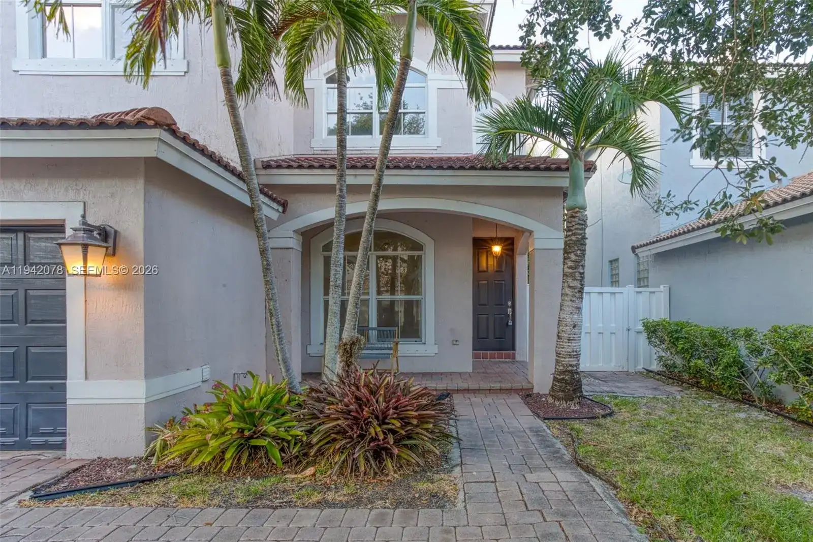 3755 SW 50th St, Hollywood FL 33312 photo 2