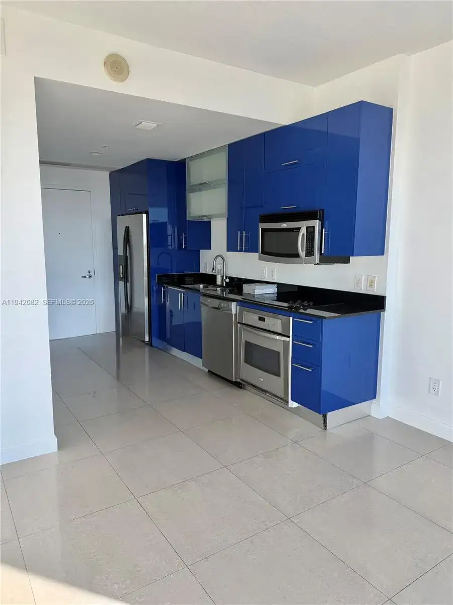 60 SW 13th St # 1519, Miami FL 33130 photo 4