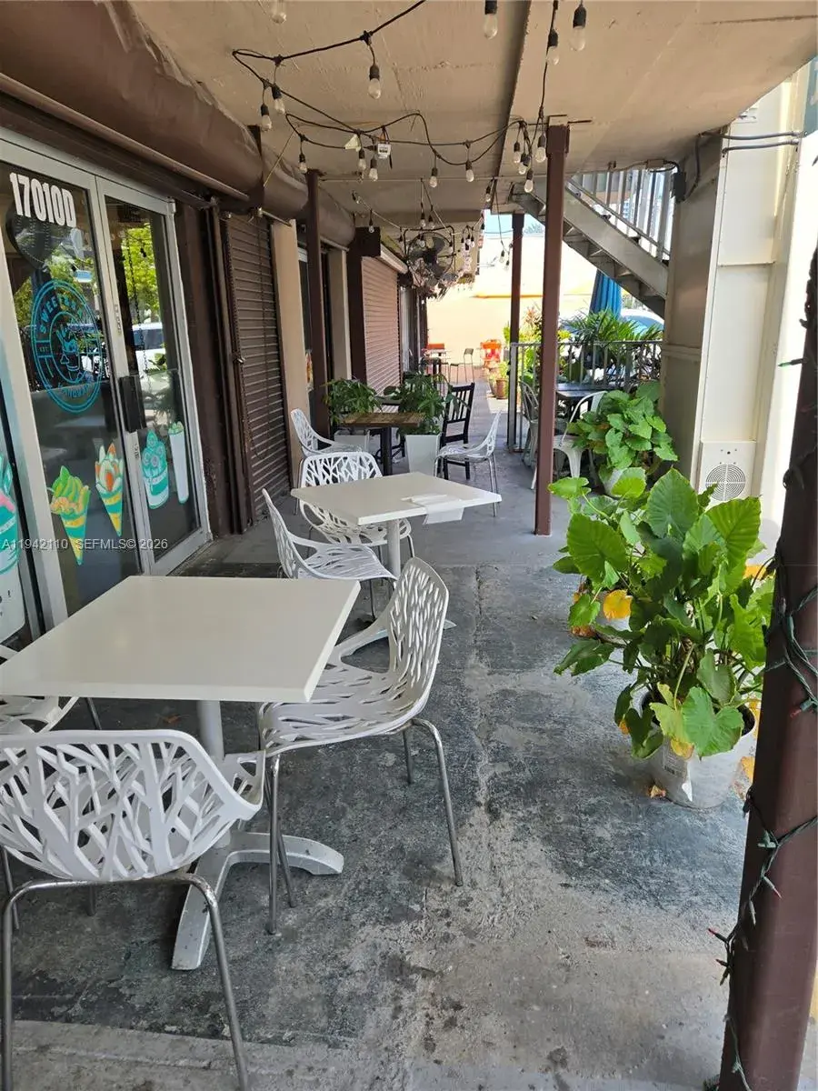 17010 #D W Dixie Hwy, North Miami Beach FL 33160