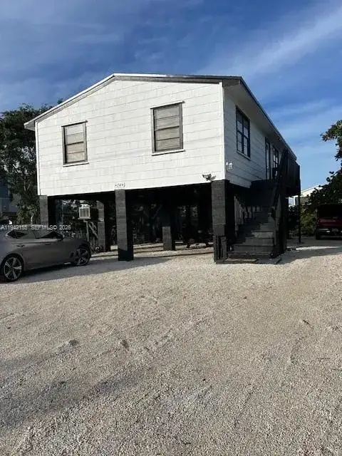 74 Pelican Ln, Big Pine FL 33043 photo 2