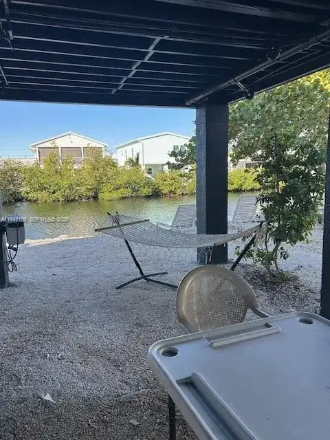 74 Pelican Ln, Big Pine FL 33043 photo 5