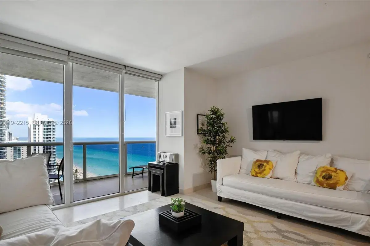 1830 S Ocean Dr # 2110, Hallandale Beach FL 33009