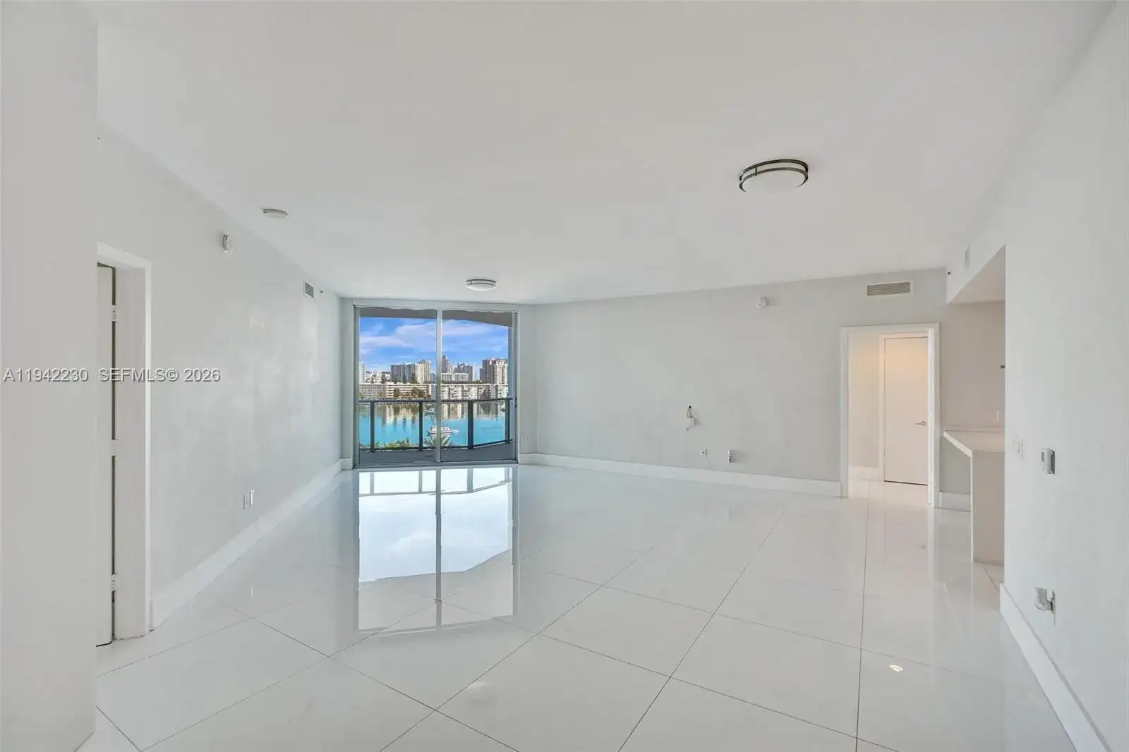 17301 Biscayne Blvd # 708, North Miami Beach FL 33160 photo 4