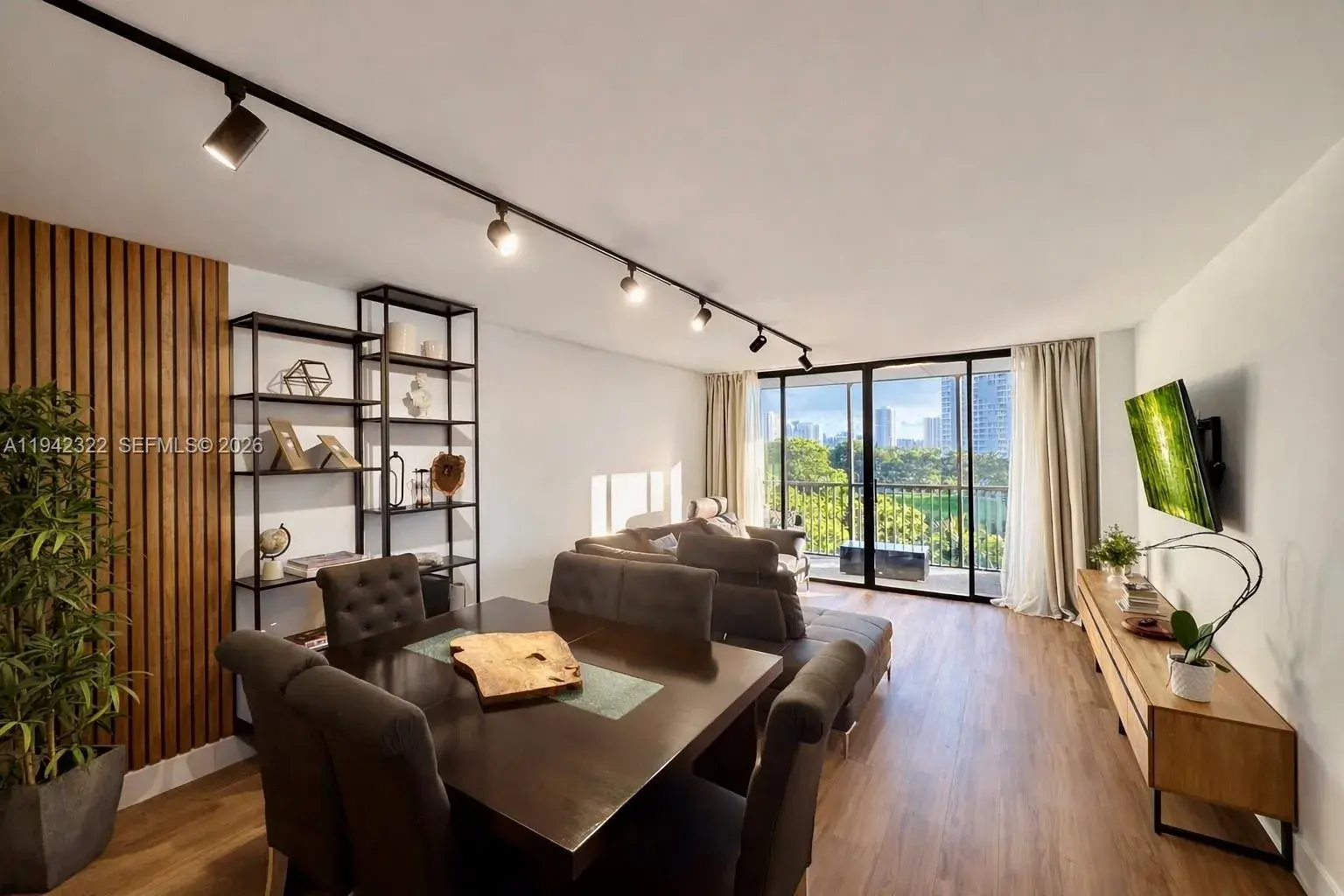 3401 N Country Club Dr # 716, Aventura FL 33180