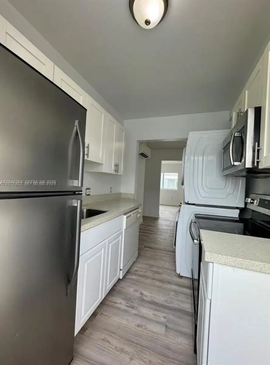 1248 Marseille Dr # 4, Miami Beach FL 33141 photo 2