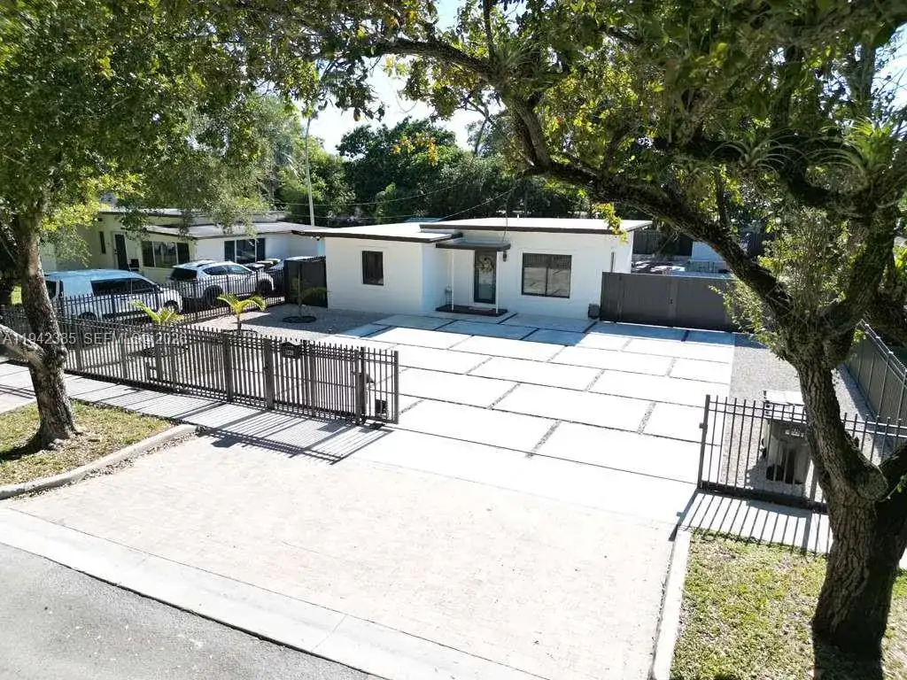 1220 NW 125th St, North Miami FL 33167 photo 2