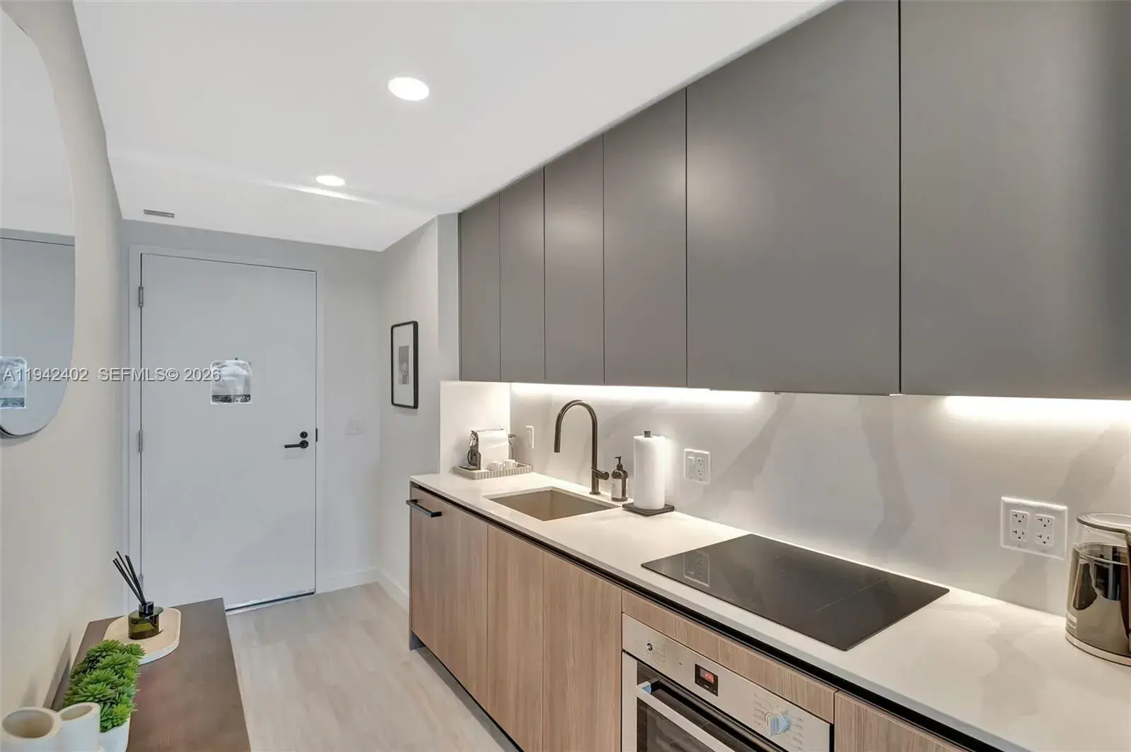 580 72nd street # 808, Miami Beach FL 33141
