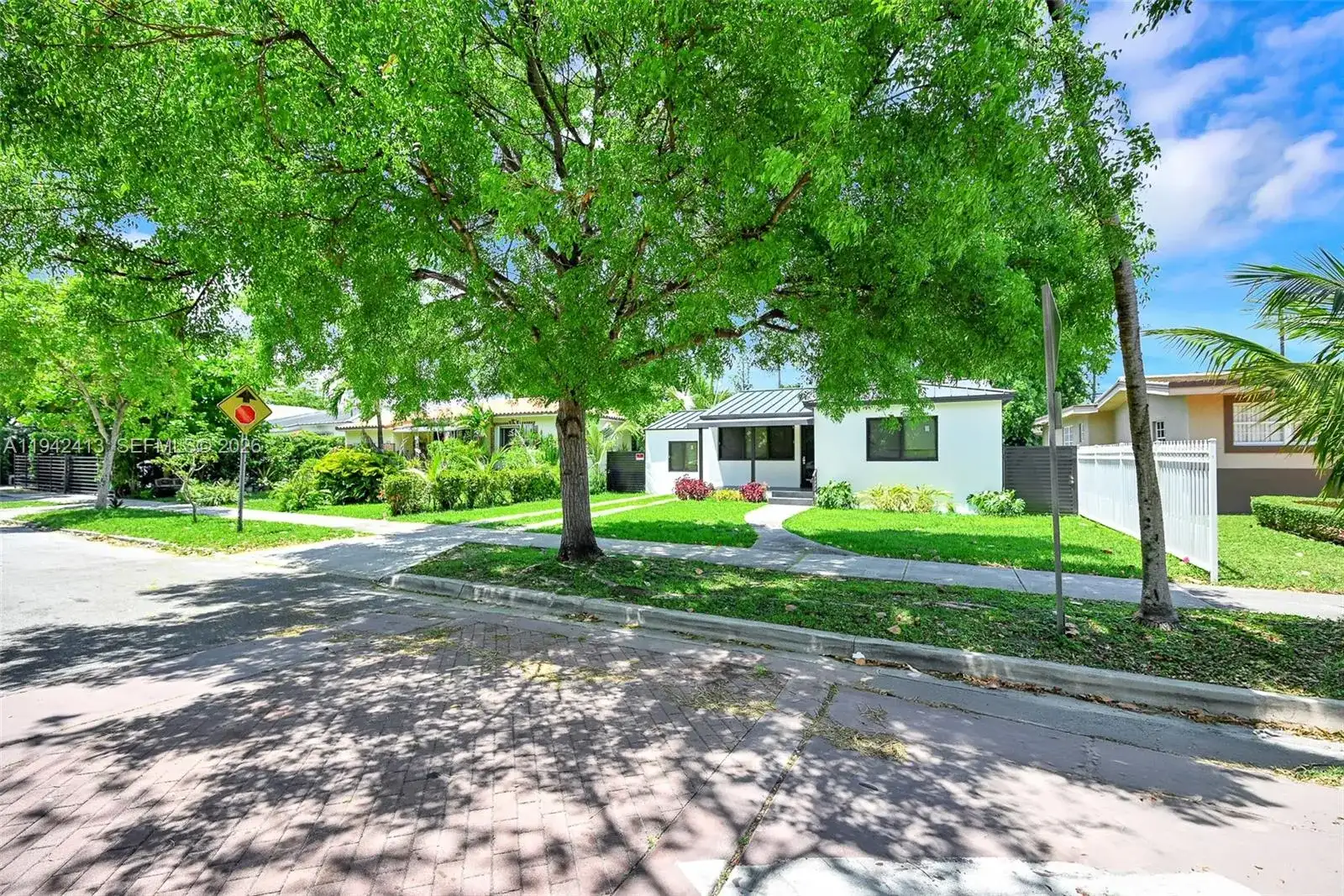 2261 SW 26th St, Miami FL 33133 photo 2