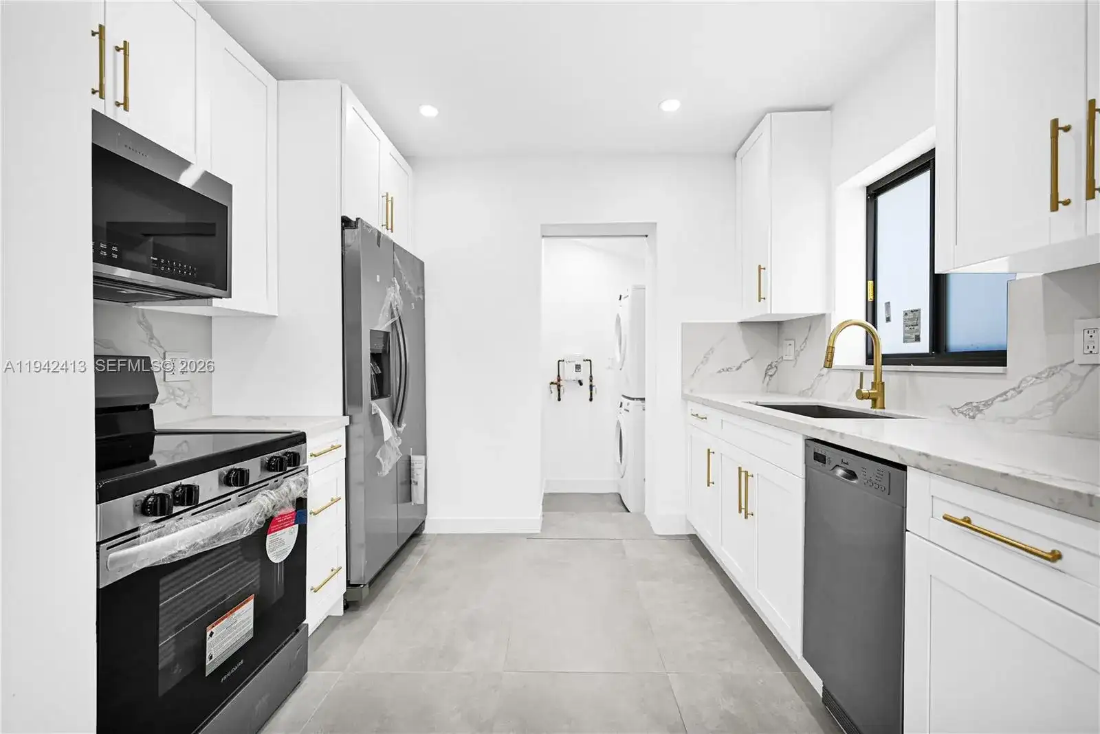 2261 SW 26th St, Miami FL 33133 photo 3