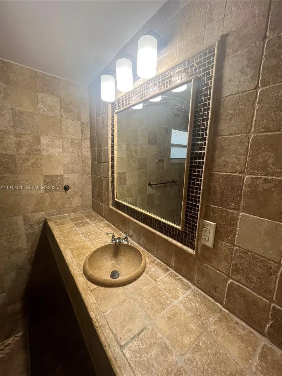 700 N 68th Way, Hollywood FL 33024