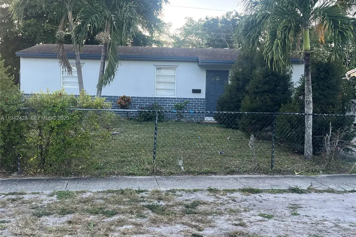 700 N 68th Way, Hollywood FL 33024