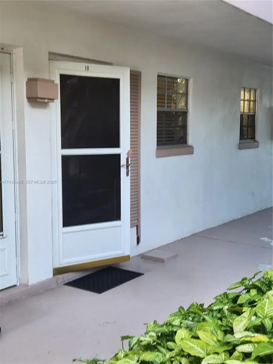 148 Yacht Club Dr # 10, North Palm Beach FL 33408 photo 2