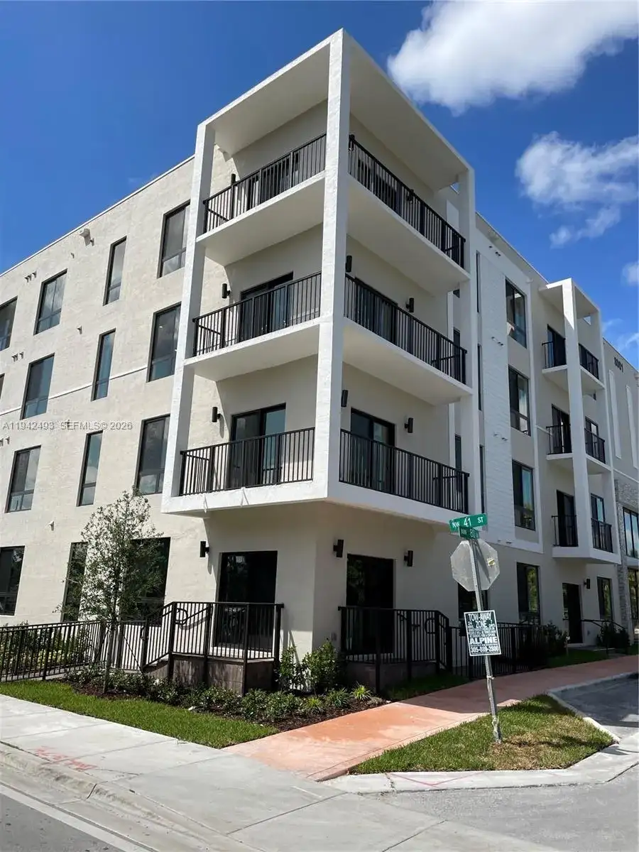 8001 NW 41st St # 108, Doral FL 33166 photo 2