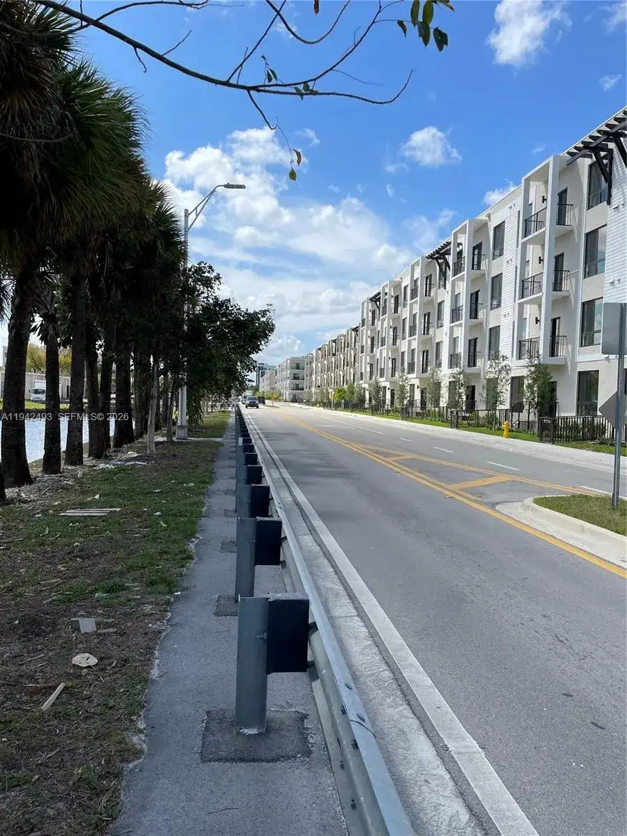 8001 NW 41st St # 108, Doral FL 33166 photo 3