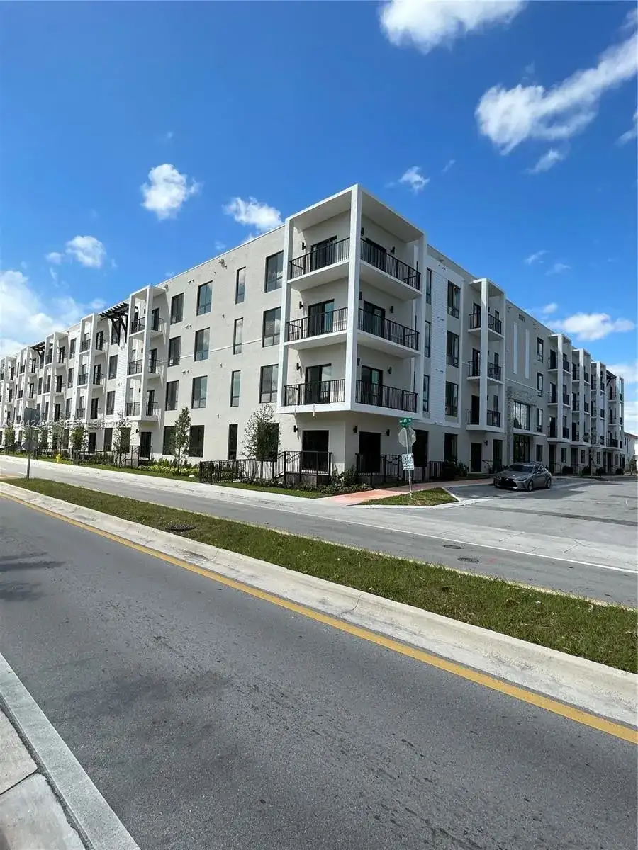 8001 NW 41st St # 108, Doral FL 33166 photo 4