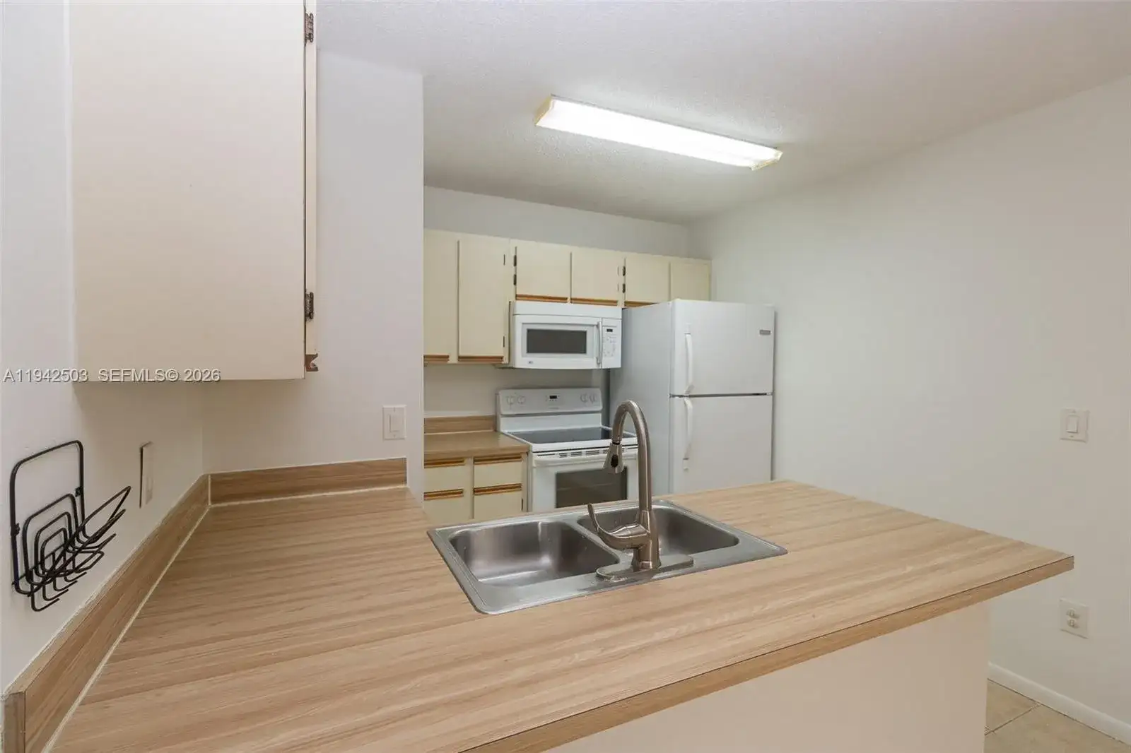 18328 NW 68th Ave # P, Hialeah FL 33015 photo 3
