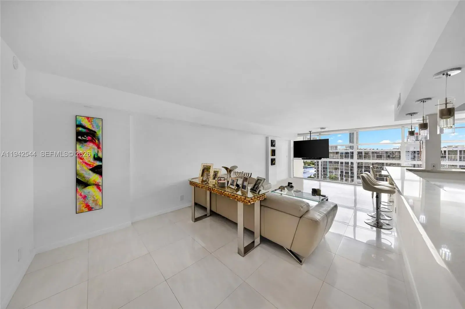 600 Parkview Dr # 1114, Hallandale Beach FL 33009