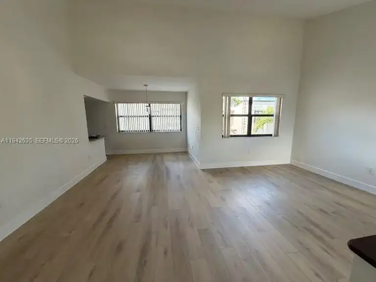 10231 Fontainebleau Blvd # 201, Miami FL 33172 photo 2