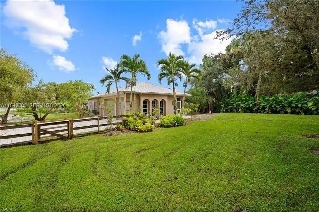 1981 Carbonata Drive, Other City - In The State Of Florida FL 33920 photo 5