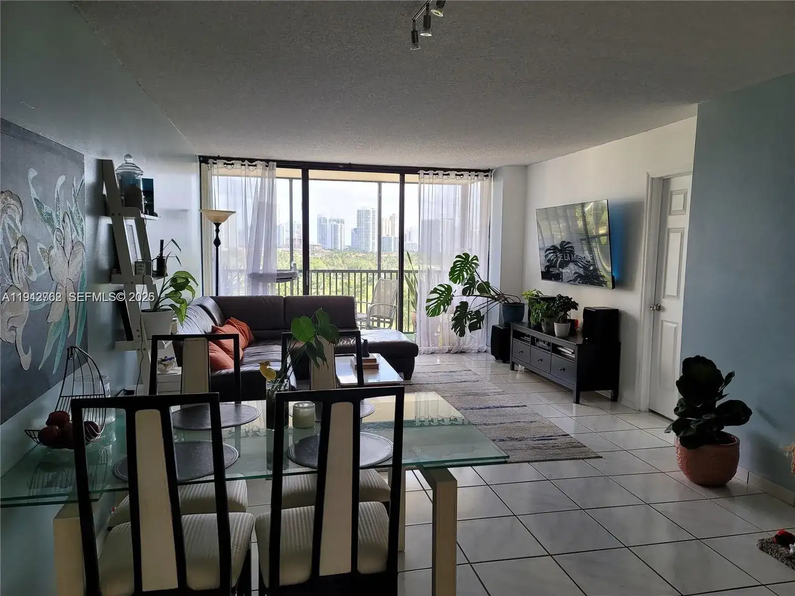 20301 W Country Club Dr # 1124, Aventura FL 33180 photo 3
