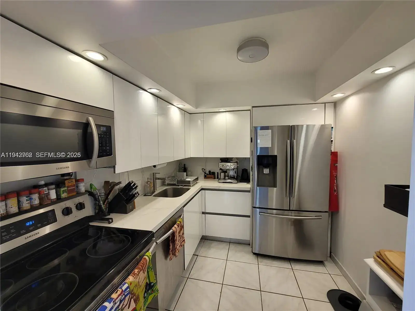 20301 W Country Club Dr # 1124, Aventura FL 33180 photo 5