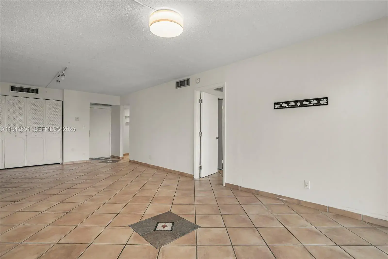20500 W Country Club Dr # 607, Aventura FL 33180