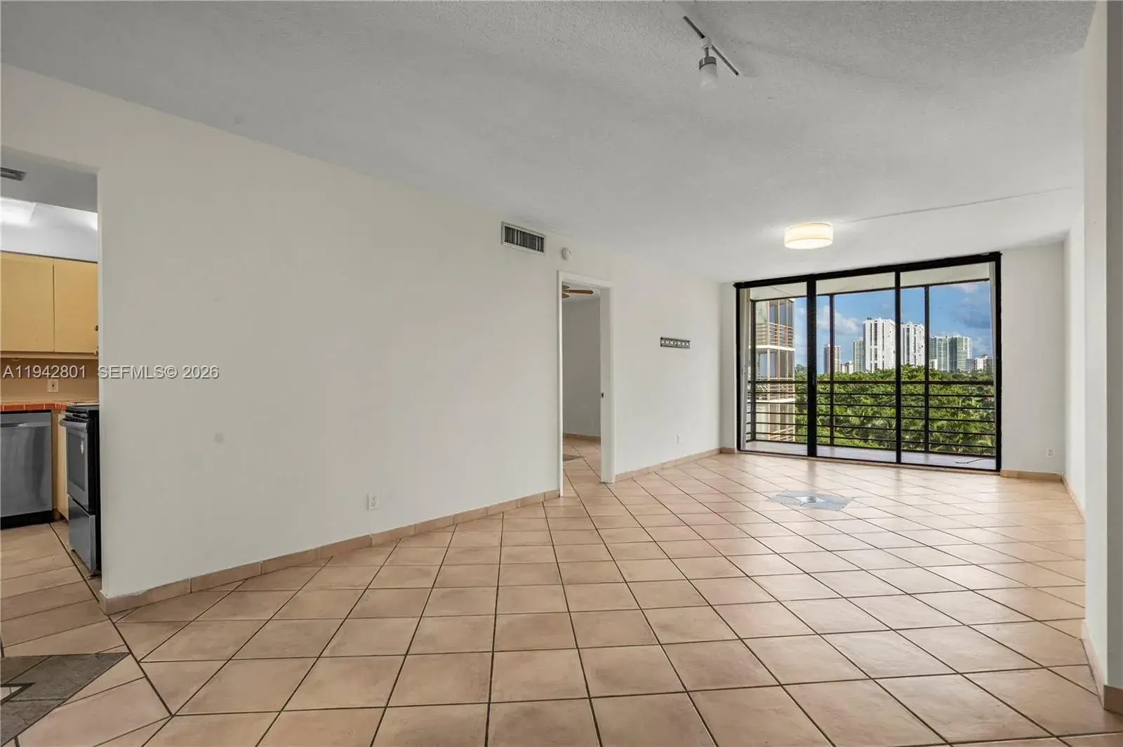 20500 W Country Club Dr # 607, Aventura FL 33180