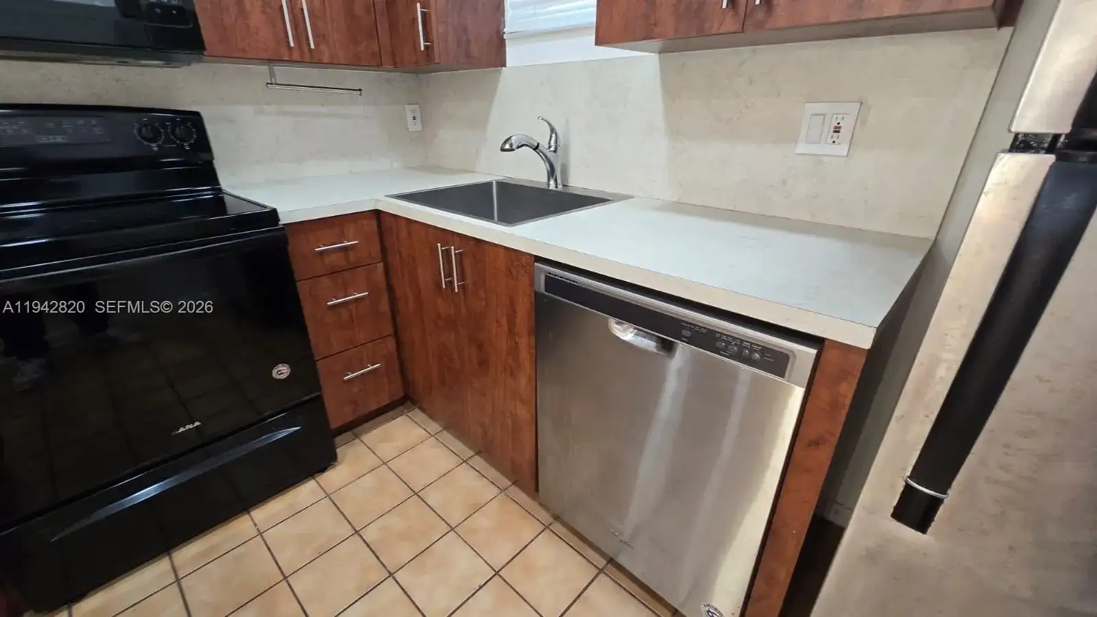 8290 Lake Dr # 508, Doral FL 33166 photo 4