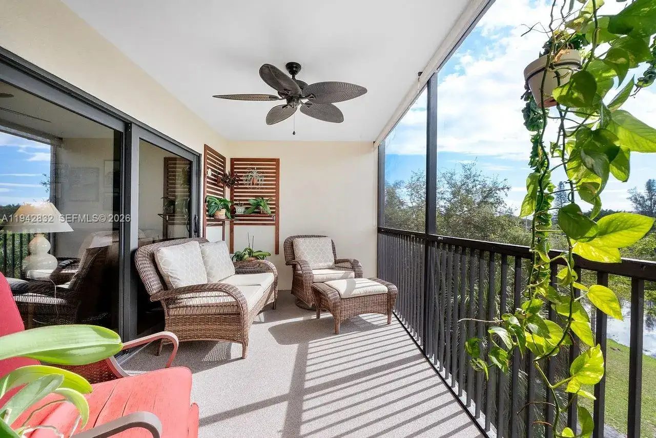 2200 S Cypress Bend Dr # 406, Pompano Beach FL 33069 photo 3